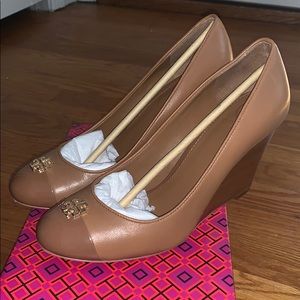 Tory Burch Tan Jolie 85MM wedges